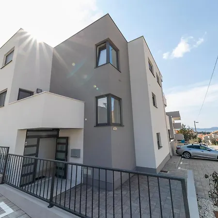 4u Apartment *